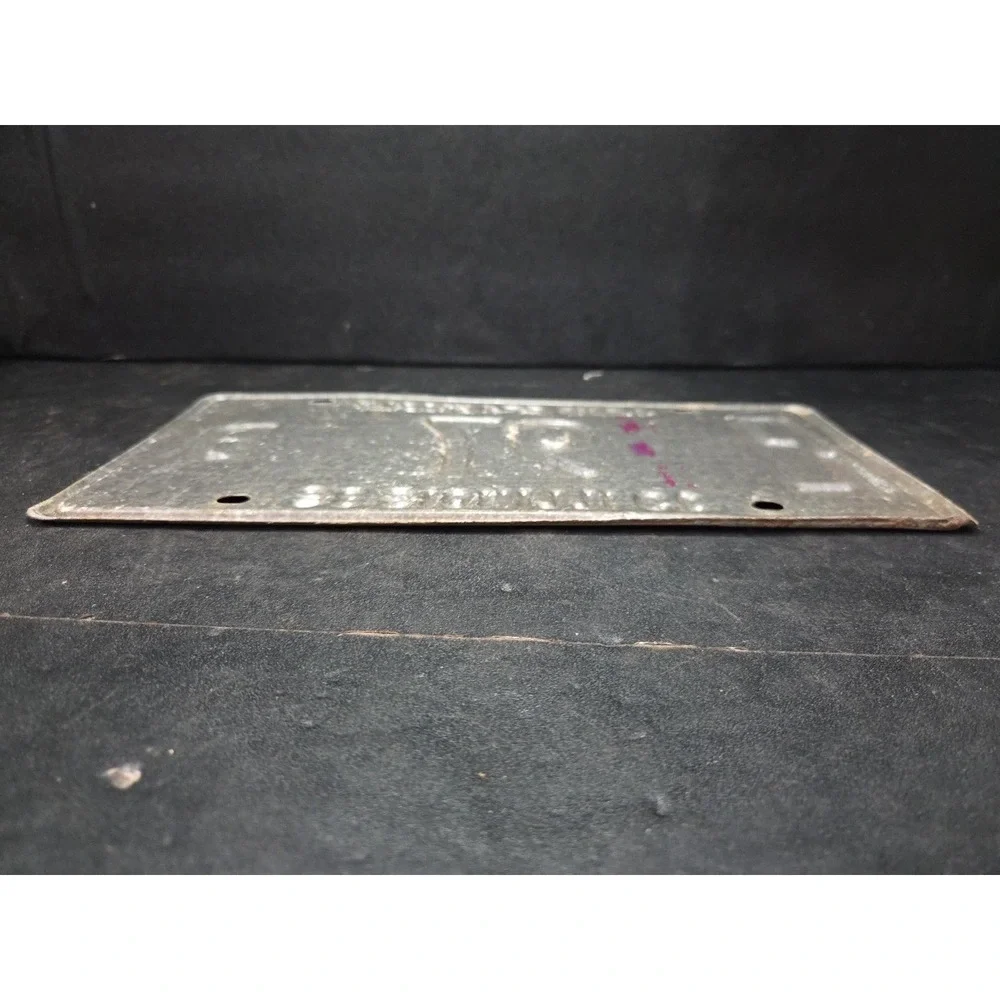 Illinois Vintage 1986 License Plate Land of Lincoln Purple Cream PL 97 D Retro